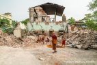 Myanmar nach dem Erdbeben 2025: Ein zerstörtes Gebäude.